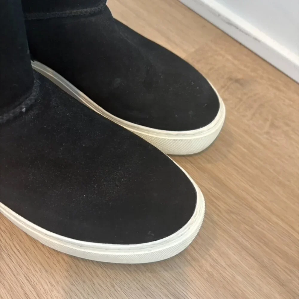 ** Ugg Womens Priya Plush Sneaker 1109632 Black Wool Round Toe Winter Boots 8